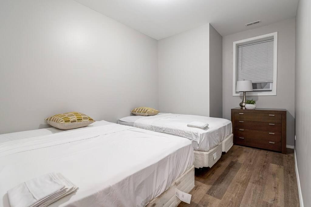 Suite 1 On Southport 4 Queen Beds Chicago Exteriör bild