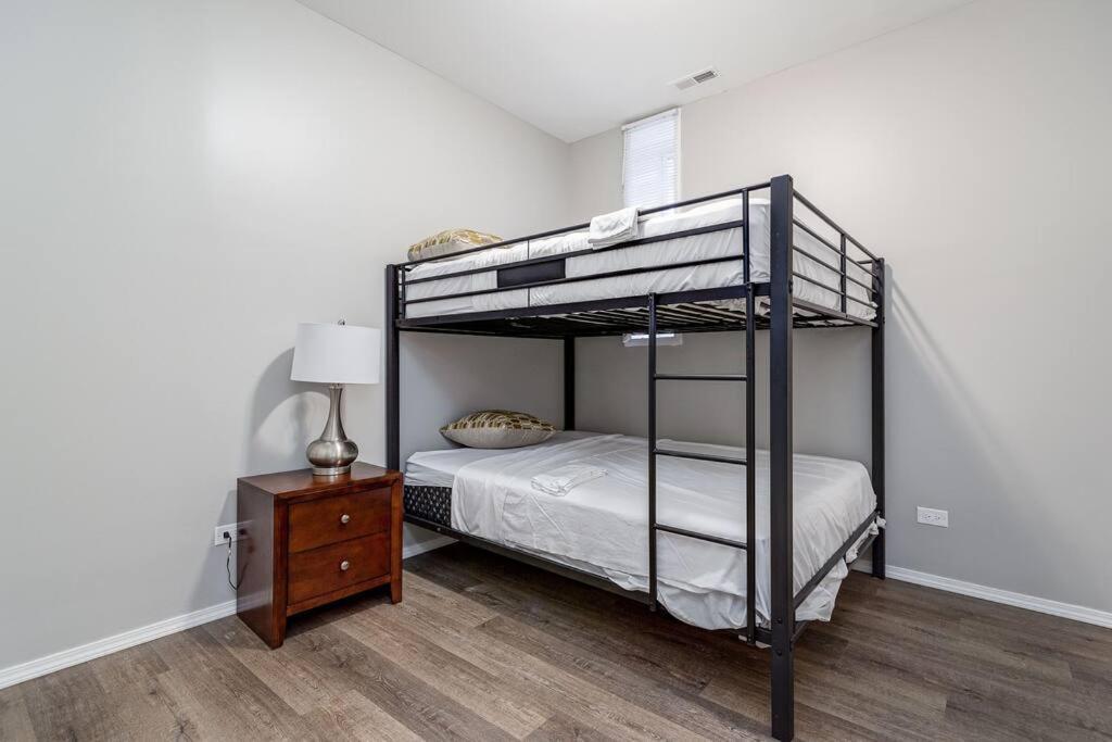 Suite 1 On Southport 4 Queen Beds Chicago Exteriör bild